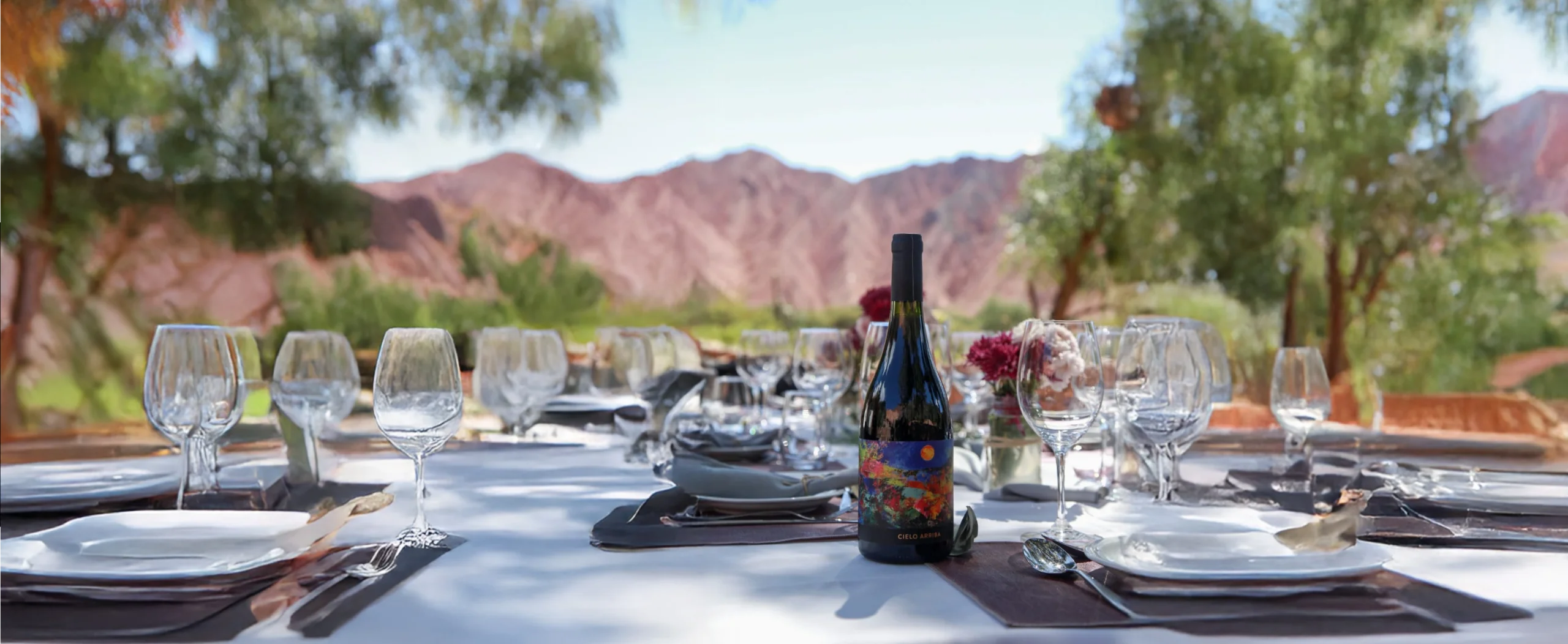 Table set for a high-altitude wine experience with Cielo Arriba at Villa del Cielo