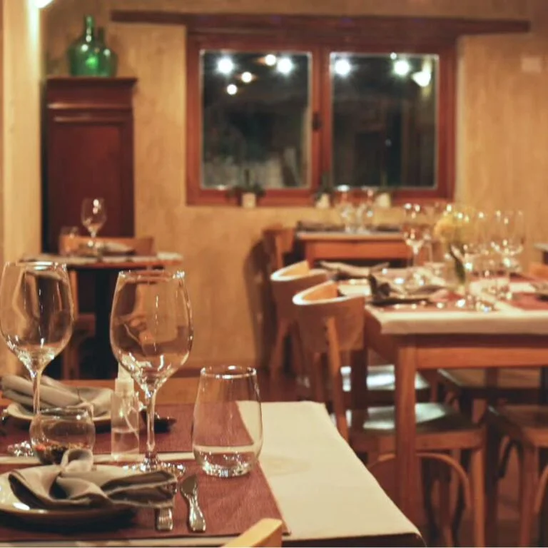 prepared room of the Villa del Cielo restaurant